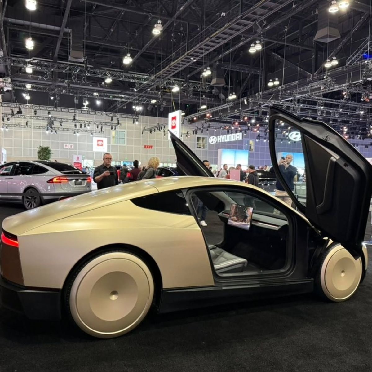 2026  Tesla Cyber-cab - View 3
